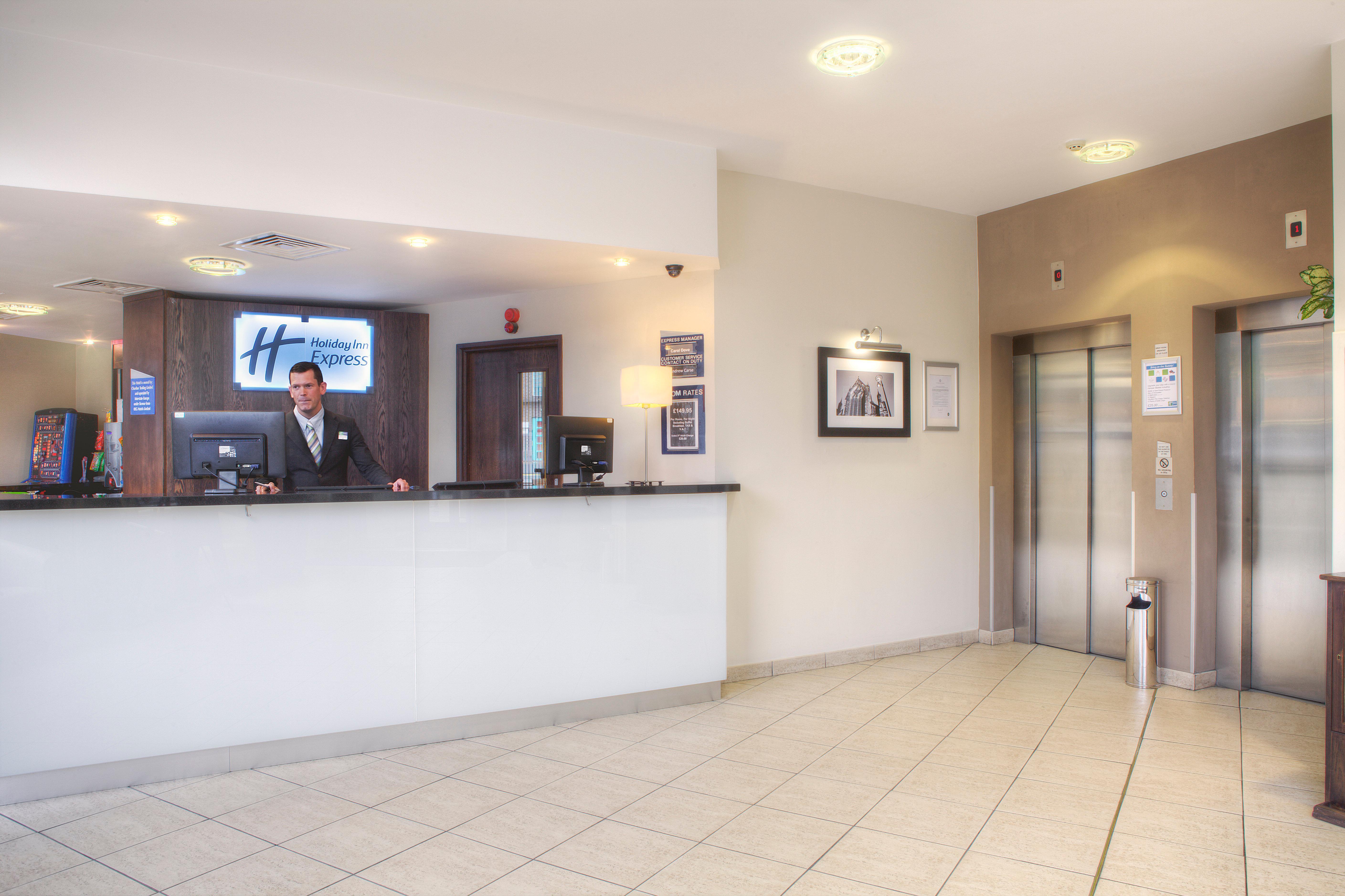 Holiday Inn Express - Glasgow - City Ctr Theatreland By Ihg Екстериор снимка